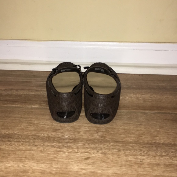 MICHAEL KORS SHOES AND CLUTCH - Picture 4 of 5